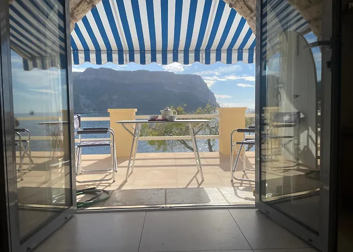 Le Son Des Vagues Cassis